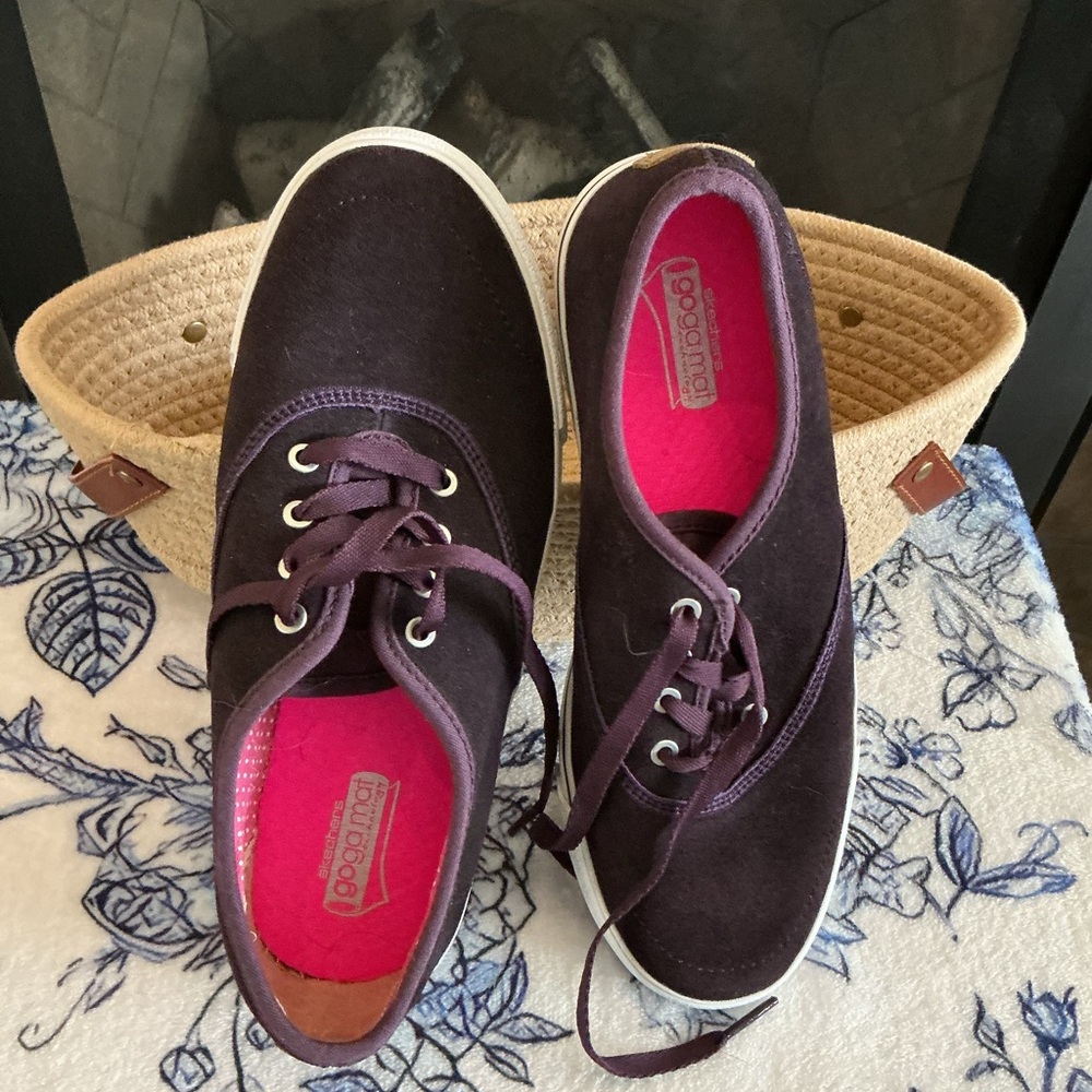 Skechers Purple Sneakers with Canvas Upper and Rubber Sole! Sz. 6!
